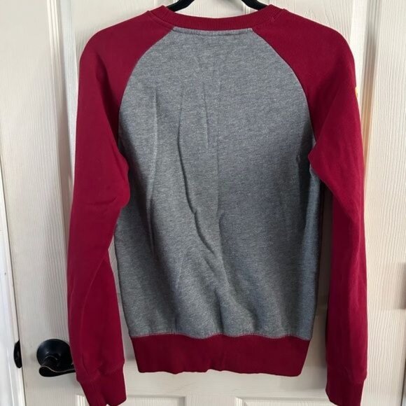 Harry Potter Universal Studios Gryffindor Pullover Sweater, Sz XS - Picture 11 of 13